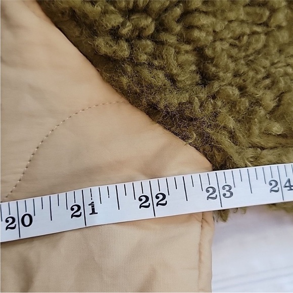 Universal Thread Two-Tone Sherpa Jacket - Picture 9 of 10